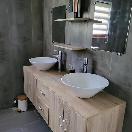 Gitechezpetitjean * Turretot